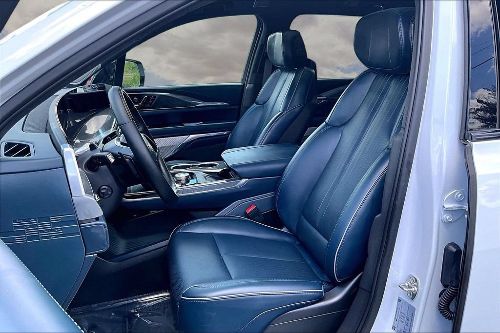 Used 2026 Cadillac Escalade IQ Luxury 2 AWD/4WD image 21