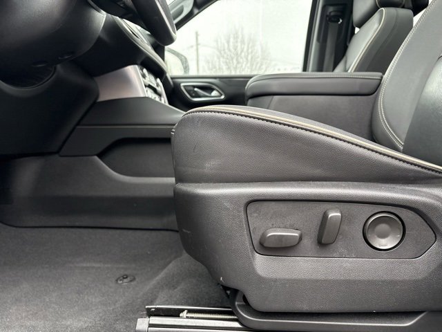 Used 2024 GMC Yukon XL SLT w/ SLT Premium Package image 33
