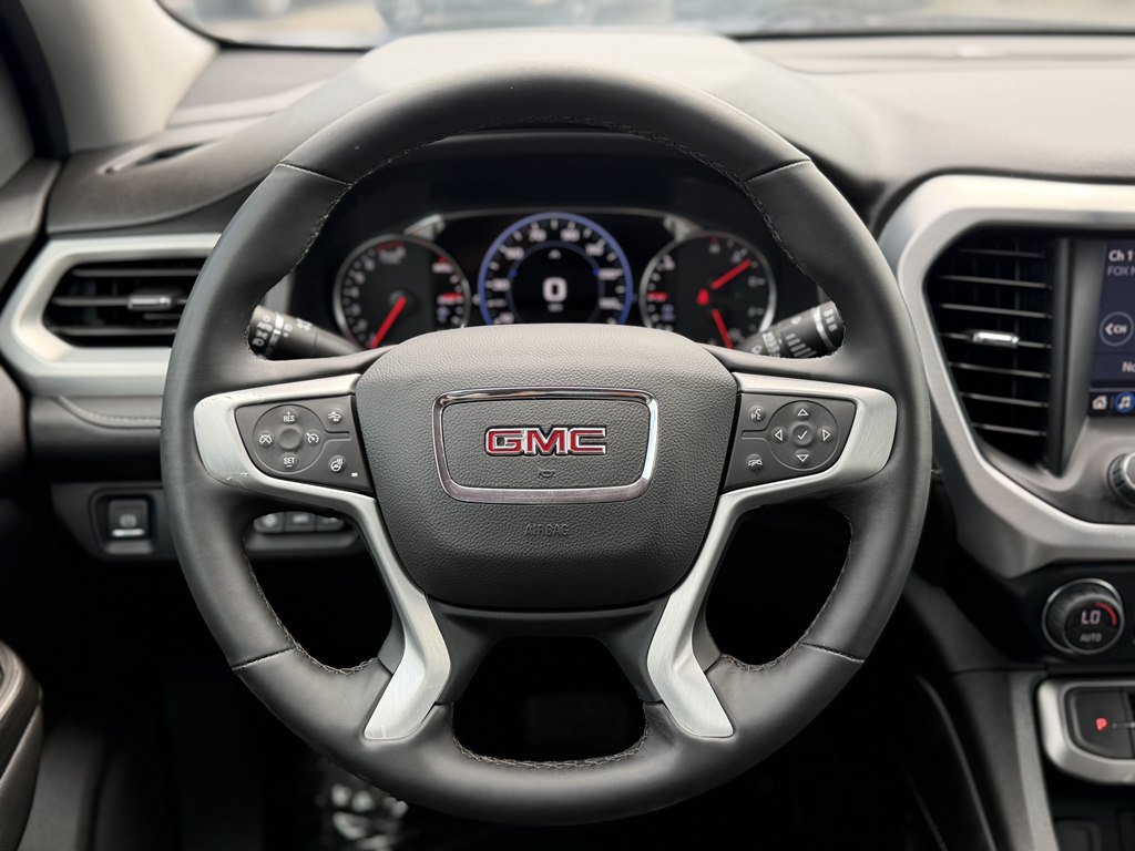 Used 2023 GMC Acadia SLT w/ Technology Package FWD image 14