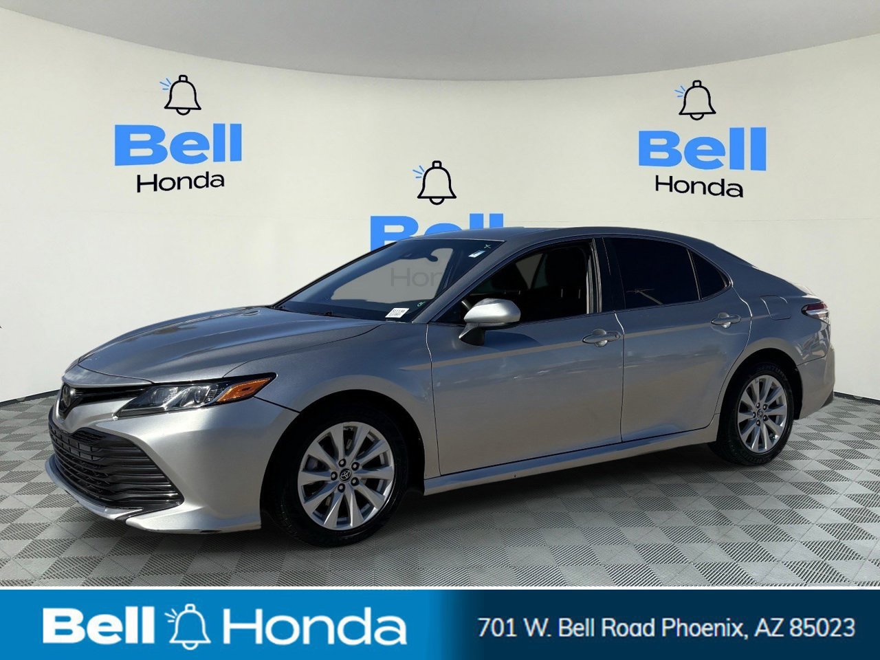 Used 2018 Toyota Camry LE FWD image 1