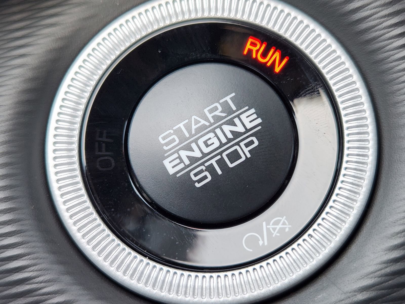 New 2025 Jeep Grand Cherokee Altitude image 14