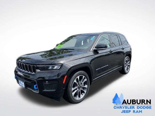 Used 2023 Jeep Grand Cherokee Overland AWD/4WD image 3