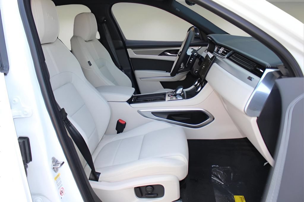 Used 2026 Jaguar F-PACE R-Dynamic S AWD/4WD image 17