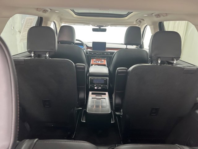 Used 2021 Lincoln Aviator Reserve w/ Equipment Group 201A image 9