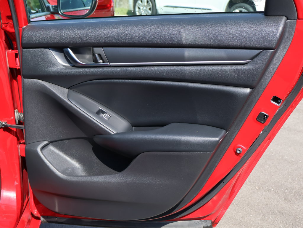Certified 2018 Honda Accord Sport image 14