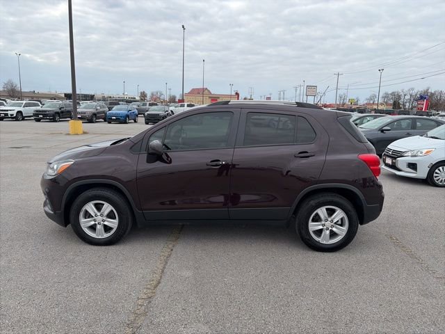 Used 2022 Chevrolet Trax LT w/ LT Convenience Package AWD/4WD image 3