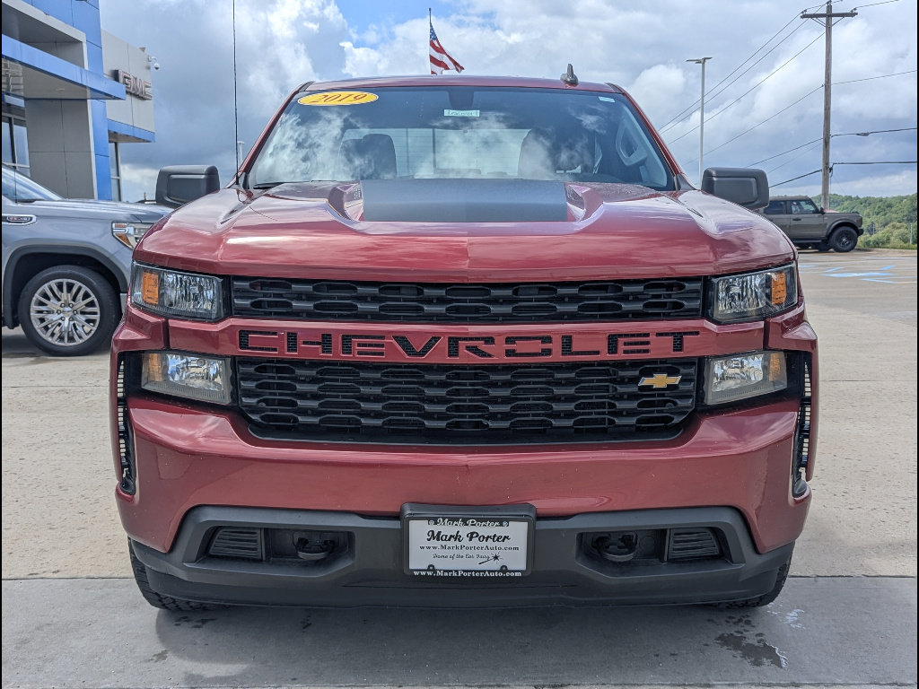 Used 2019 Chevrolet Silverado 1500 Custom w/ Custom Value Package AWD/4WD image 11