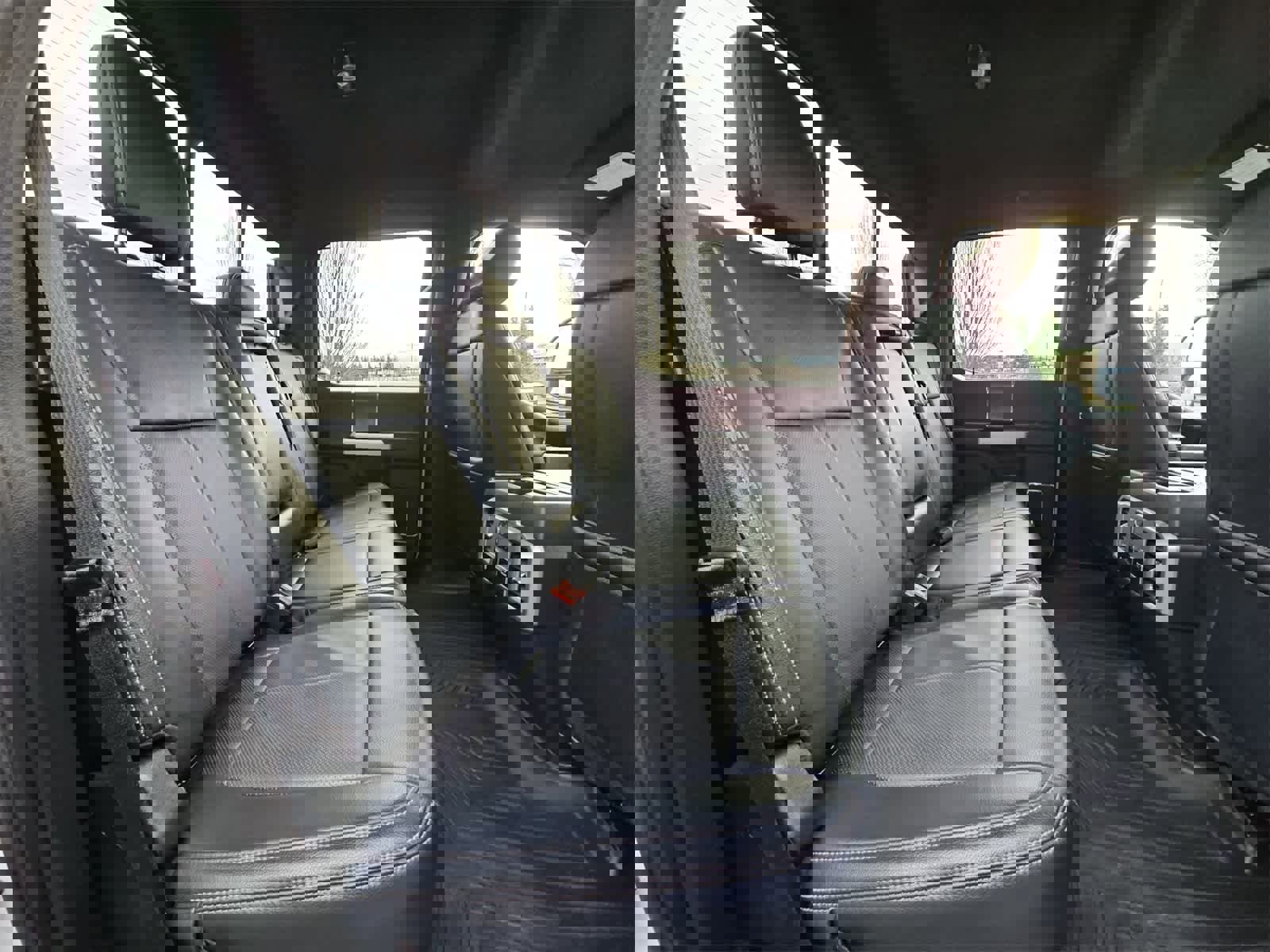 Used 2022 Ford F350 Lariat w/ FX4 Off-Road Package image 20