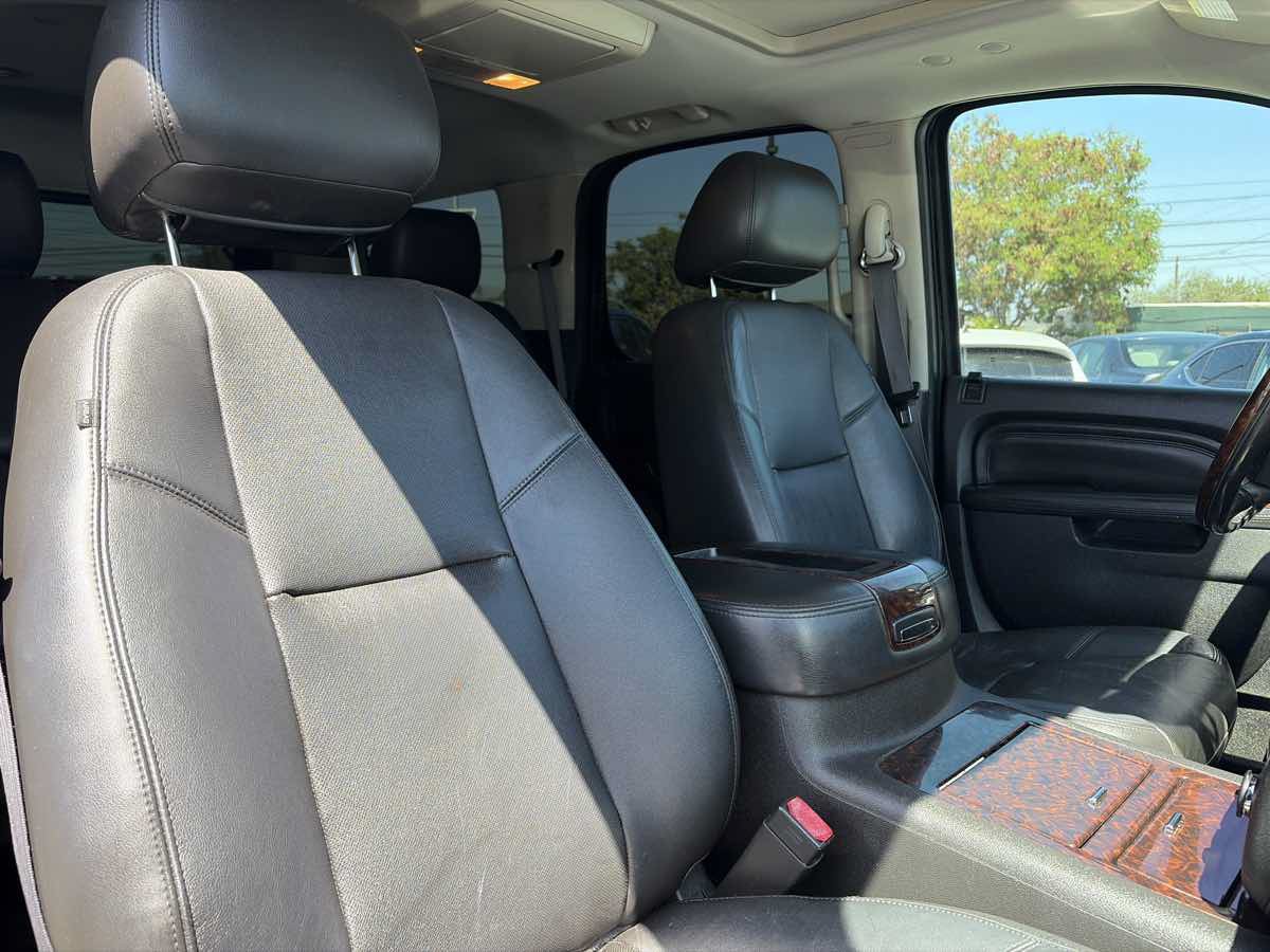 Used 2014 GMC Yukon Denali AWD/4WD image 30