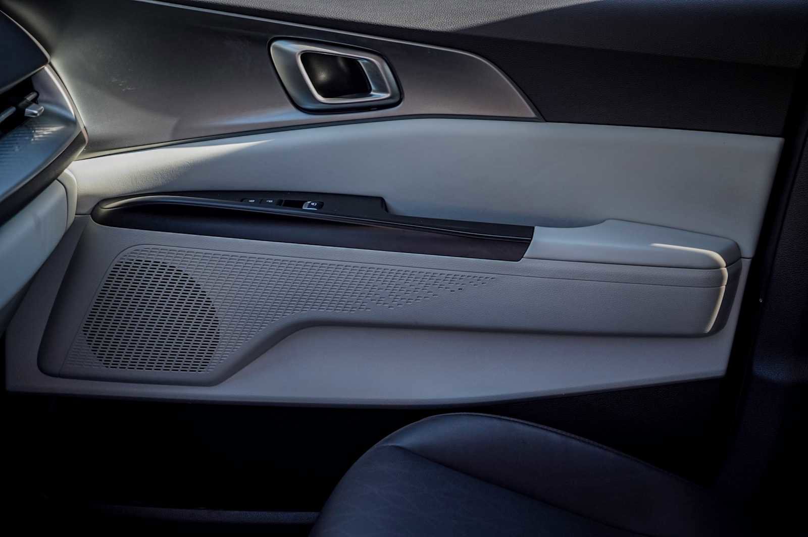 Certified 2024 Kia Carnival LX image 14