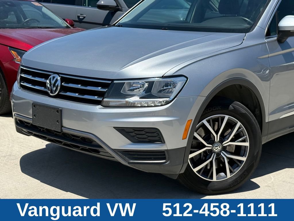 Used 2020 Volkswagen Tiguan SE w/ Panoramic Sunroof Package AWD/4WD image 2