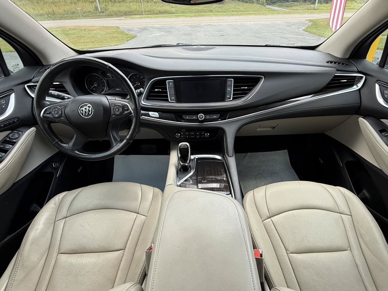 Used 2019 Buick Enclave Premium w/ Experience Buick Package FWD image 11