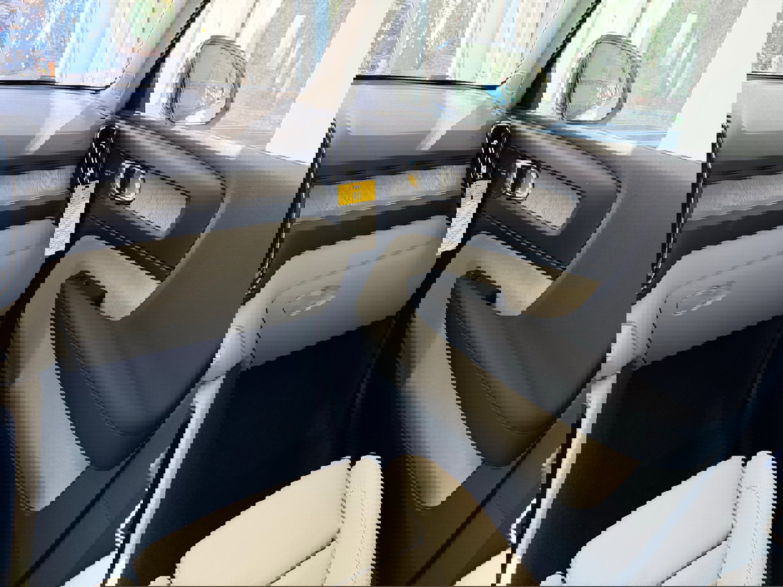 New 2026 Volvo XC40 B5 Ultra w/ Protection Package Premier image 24