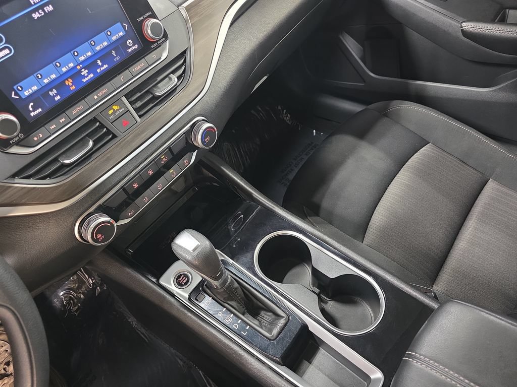 Used 2024 Nissan Altima 2.5 SV FWD image 23