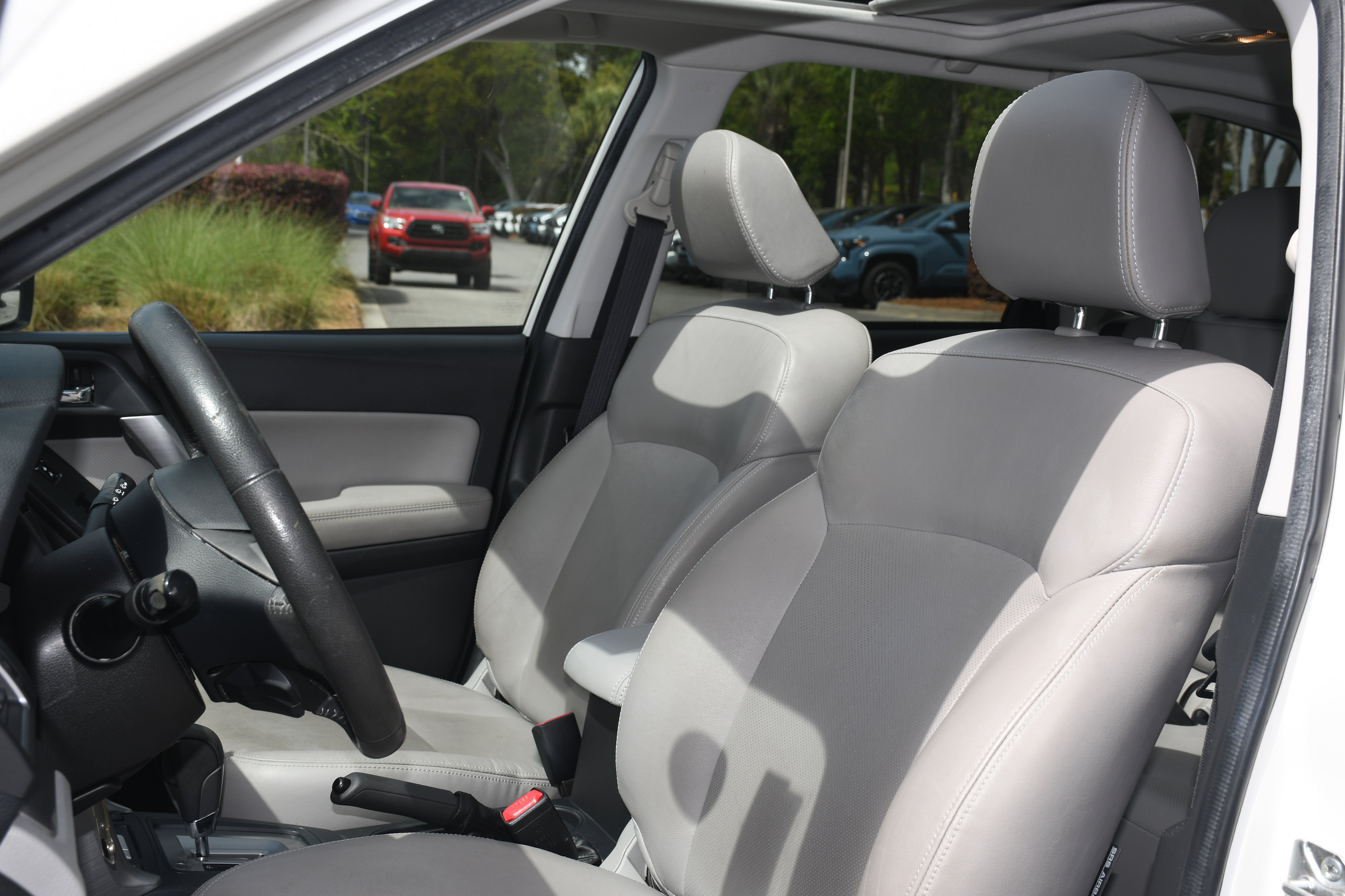 Used 2016 Subaru Forester 2.5i Limited AWD/4WD image 12