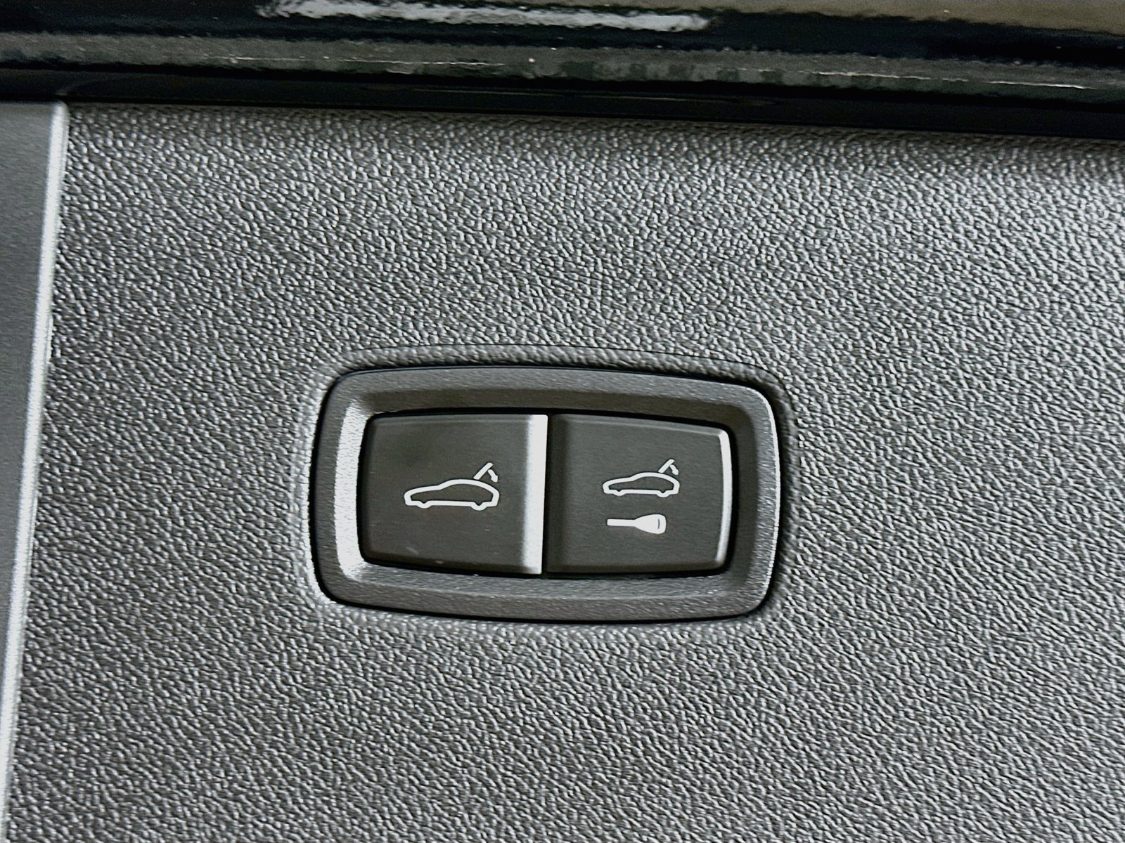 Certified 2025 Porsche Cayenne S AWD/4WD image 39