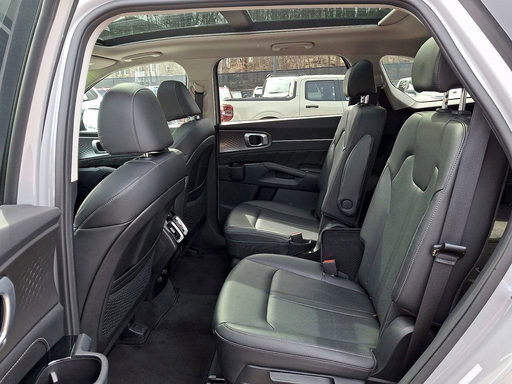 Used 2022 Kia Sorento SX image 11