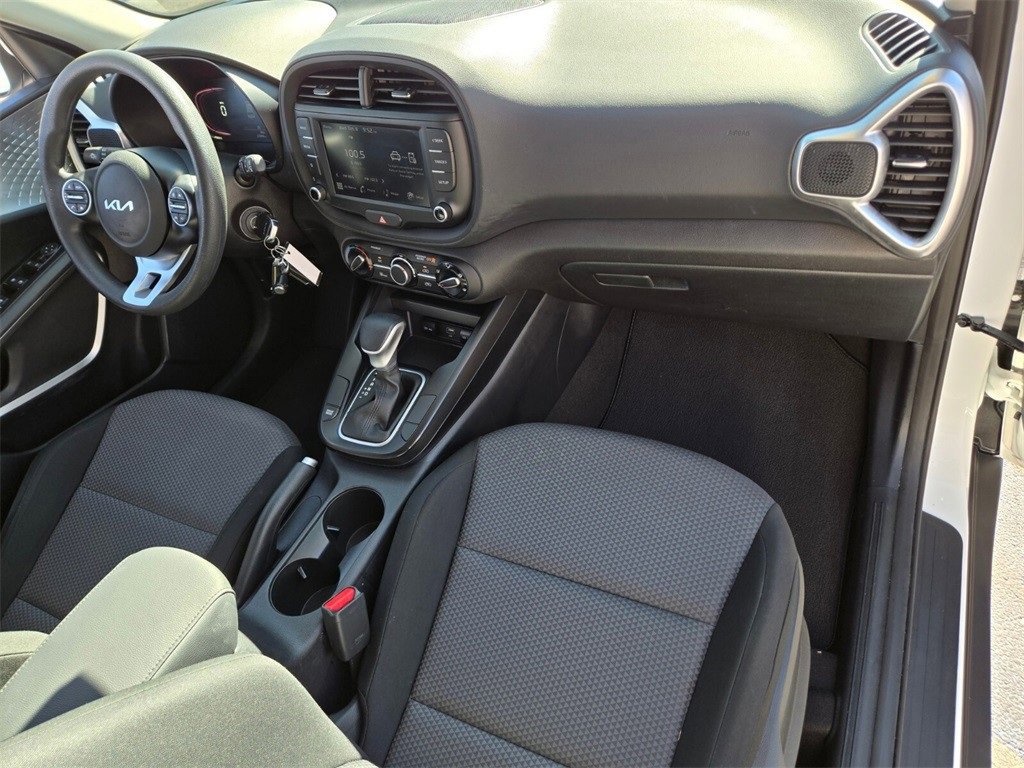Used 2024 Kia Soul LX w/ Option Group 015 image 19