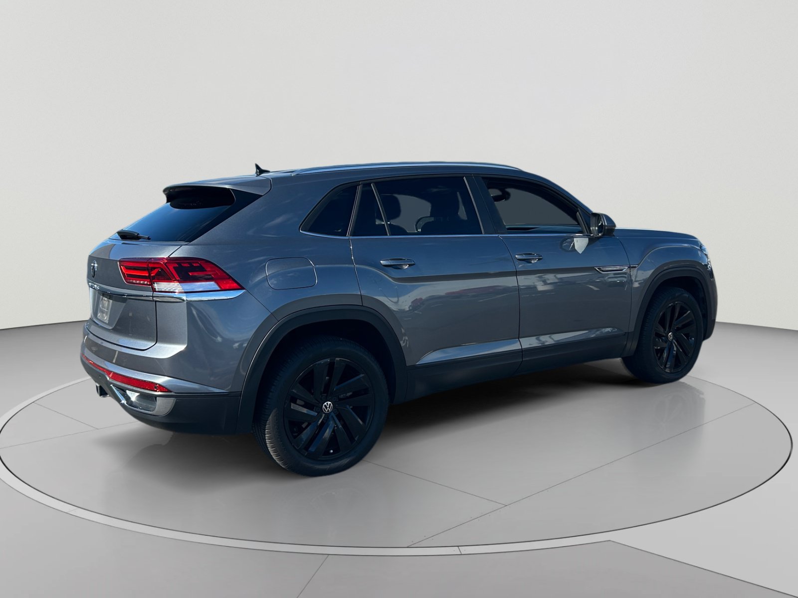 Used 2023 Volkswagen Atlas Cross Sport SE FWD image 5