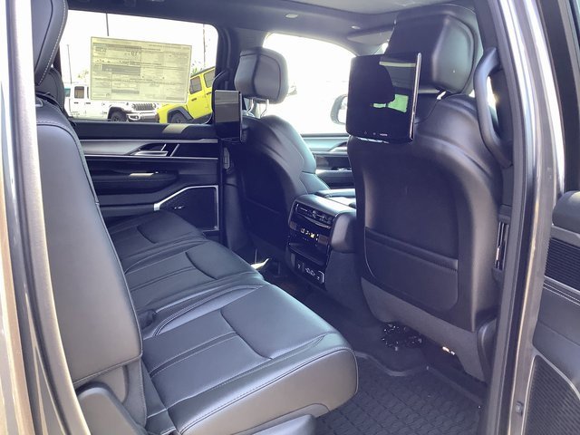 New 2025 Jeep Wagoneer Series II image 39