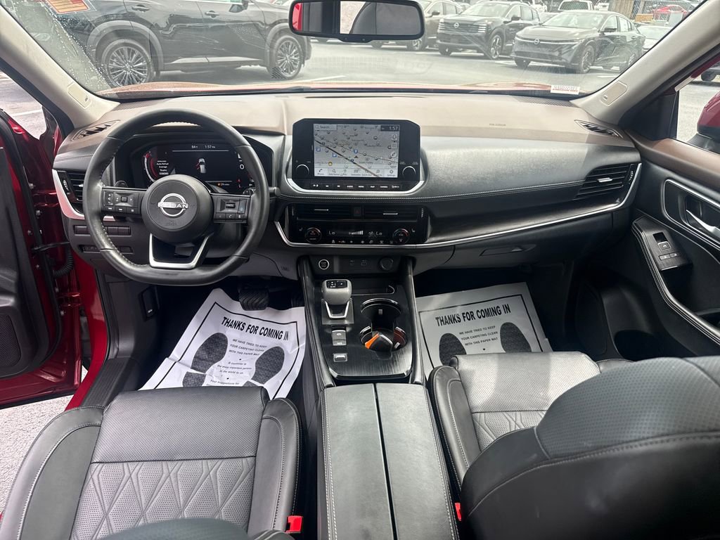 Used 2023 Nissan Rogue Platinum FWD image 13
