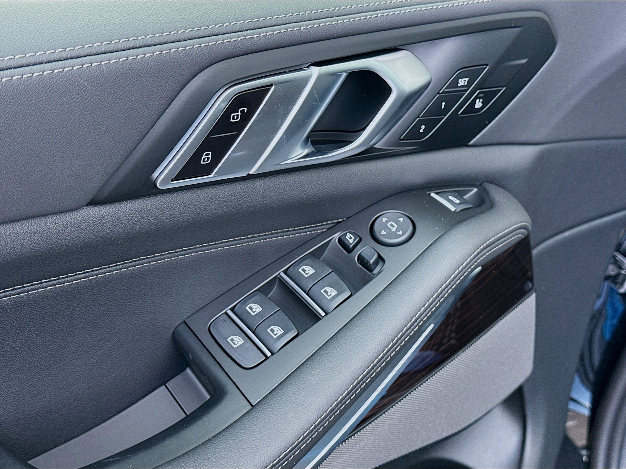 New 2026 BMW X5 xDrive40i w/ M Sport Package image 23