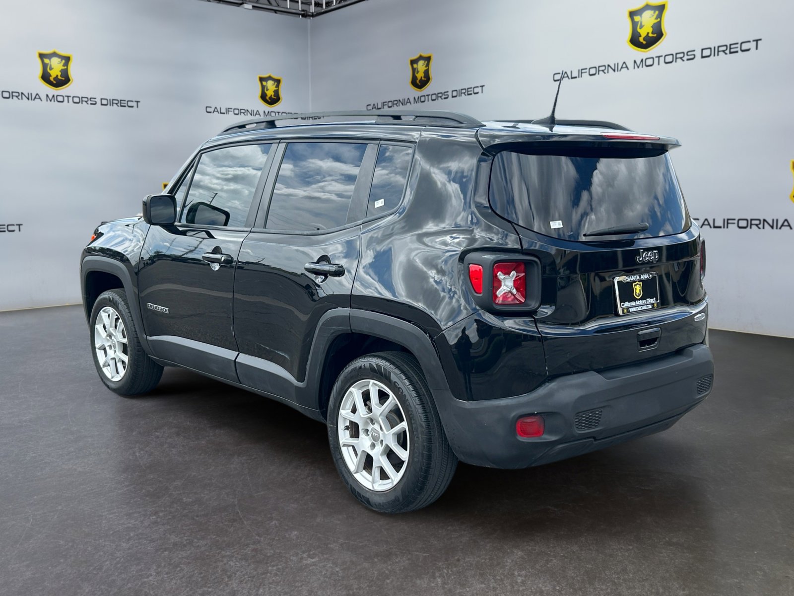 Used 2019 Jeep Renegade Latitude w/ Popular Equipment Group AWD/4WD image 7