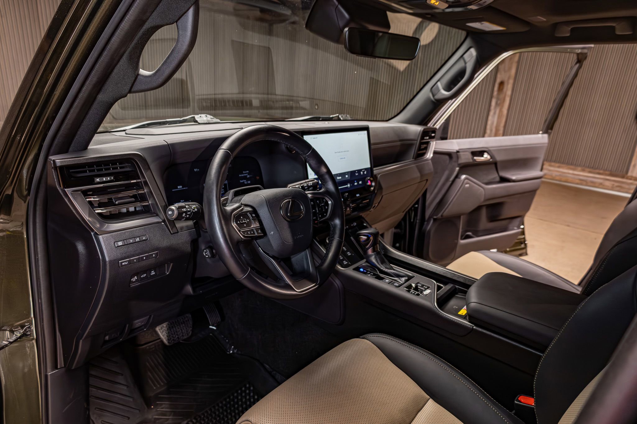 Used 2024 Lexus GX 550 image 13