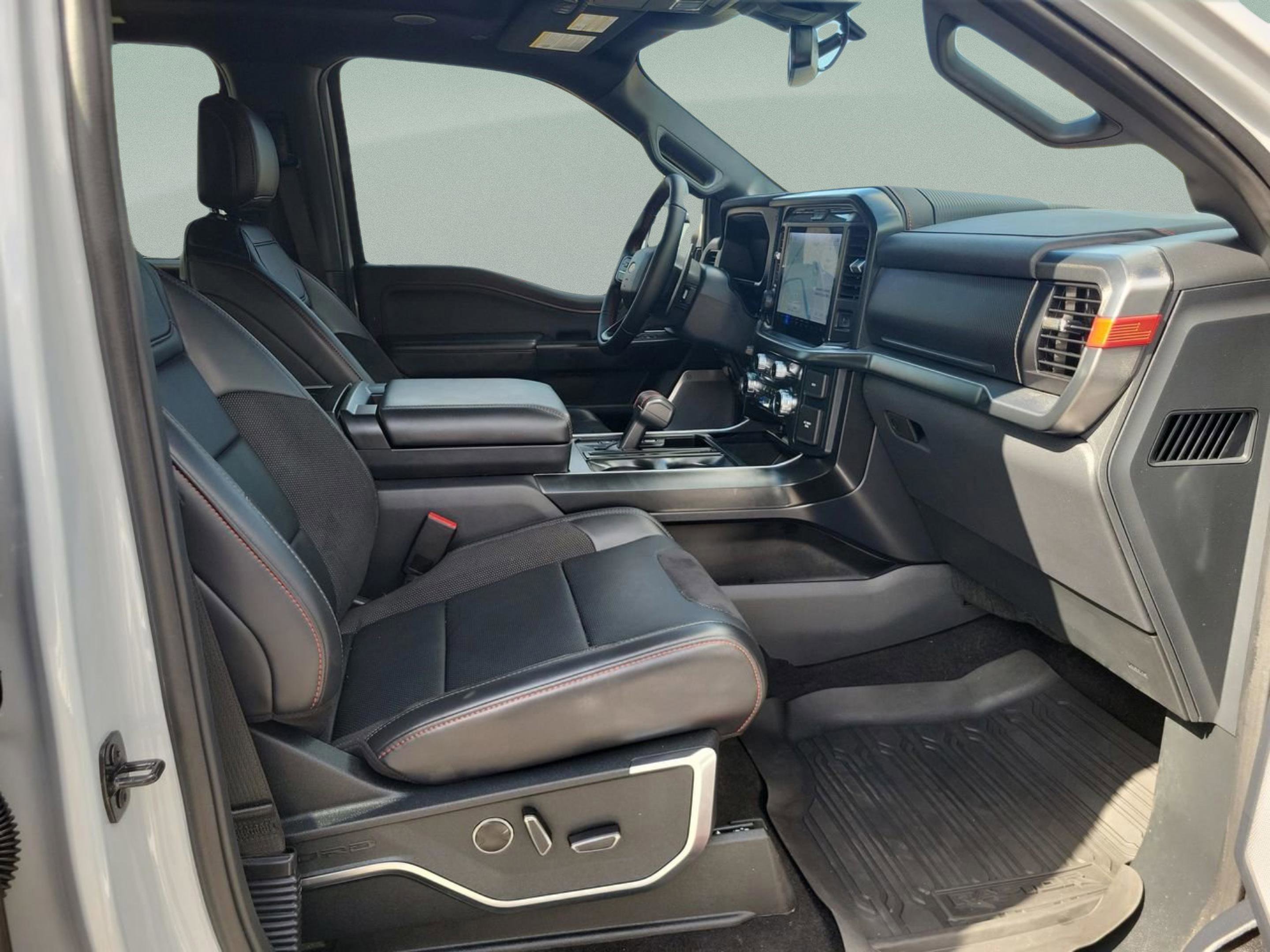 Used 2025 Ford F150 Raptor image 11