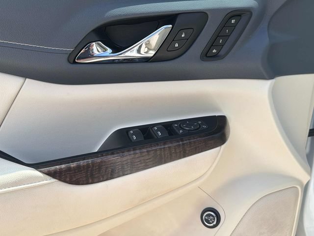 Used 2022 GMC Acadia Denali w/ Denali Technology Package AWD/4WD image 24