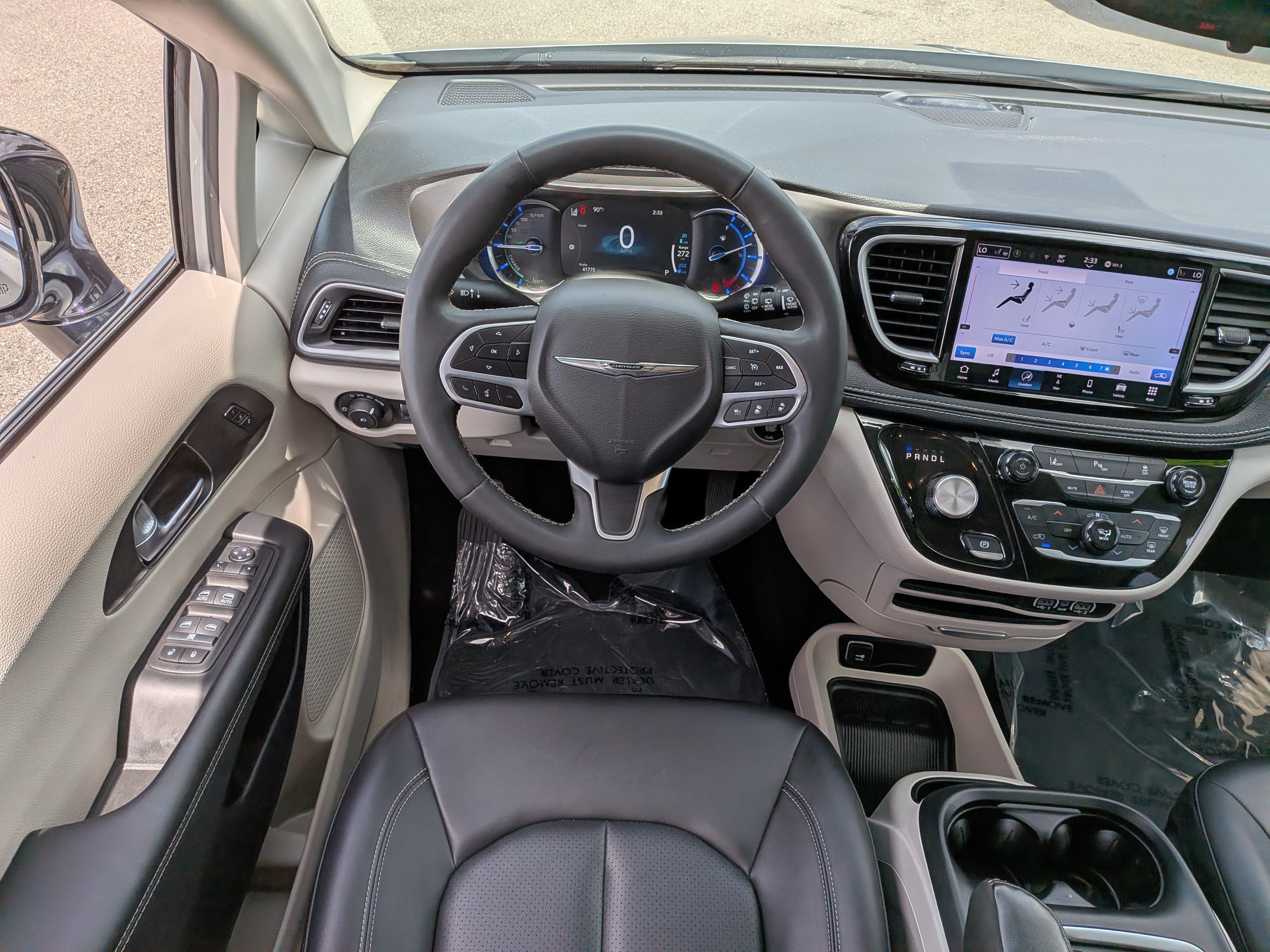 Used 2024 Chrysler Pacifica Limited FWD image 19