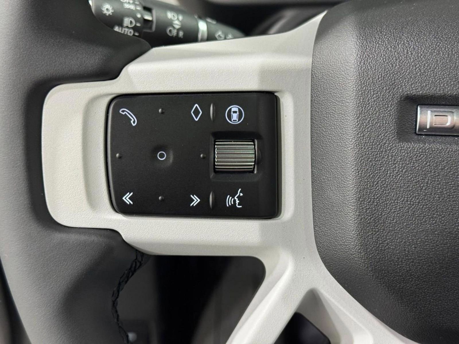 New 2026 Land Rover Defender 110 S image 29