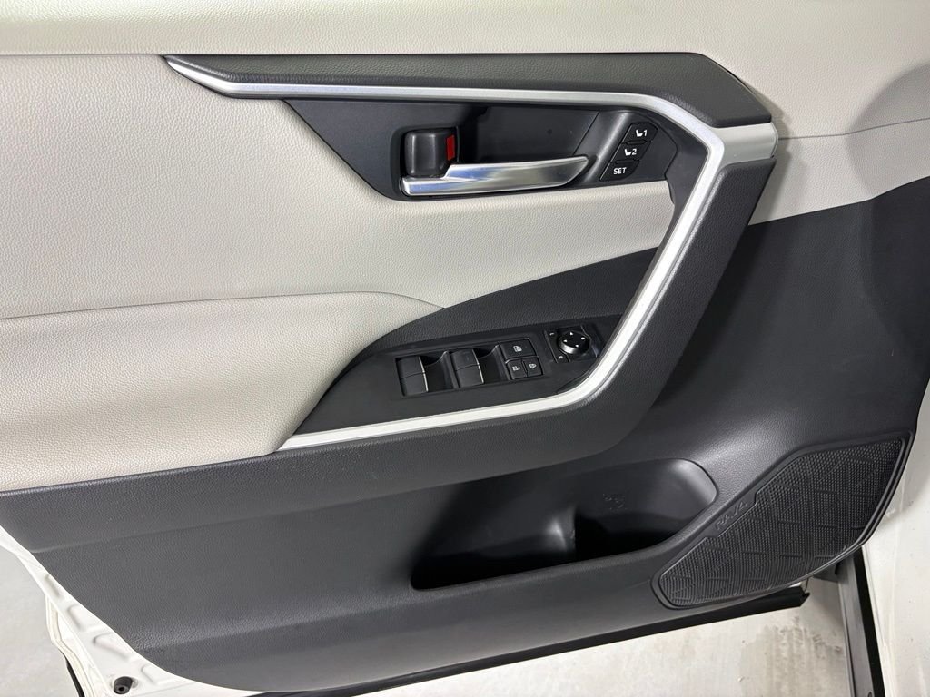 Used 2021 Toyota RAV4 XLE Premium AWD/4WD image 14