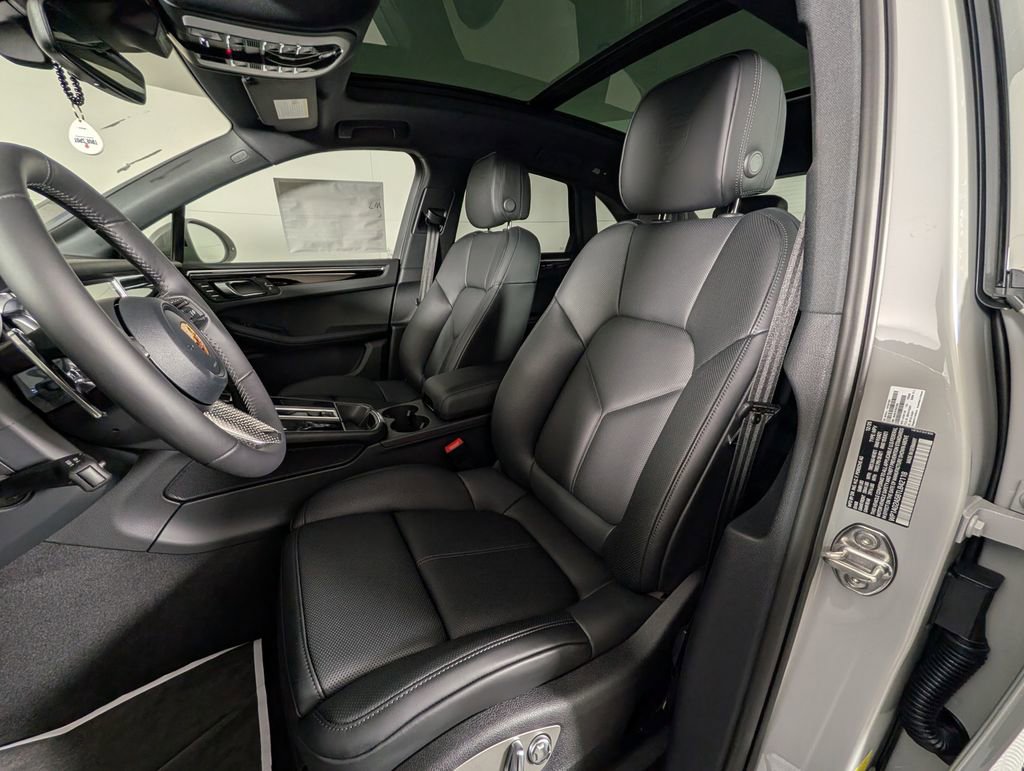 New 2026 Porsche Macan S AWD/4WD image 5