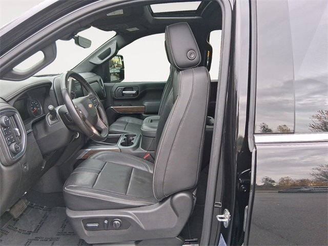 Used 2022 Chevrolet Silverado 2500 High Country w/ Z71 Off-Road Package image 9