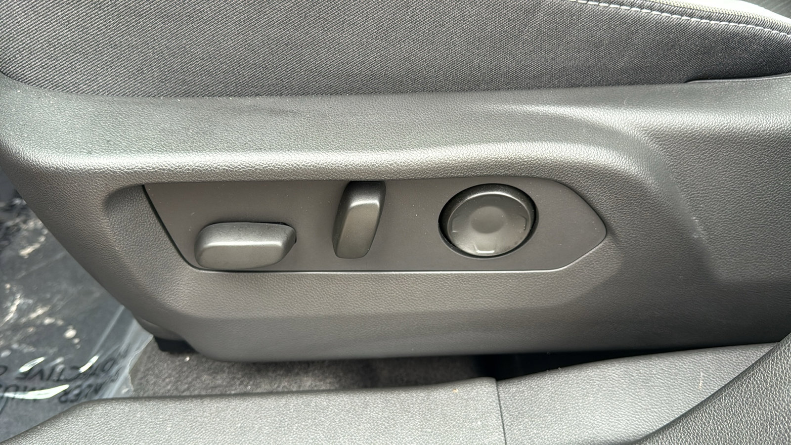 Used 2025 Buick Envision Sport Touring image 12