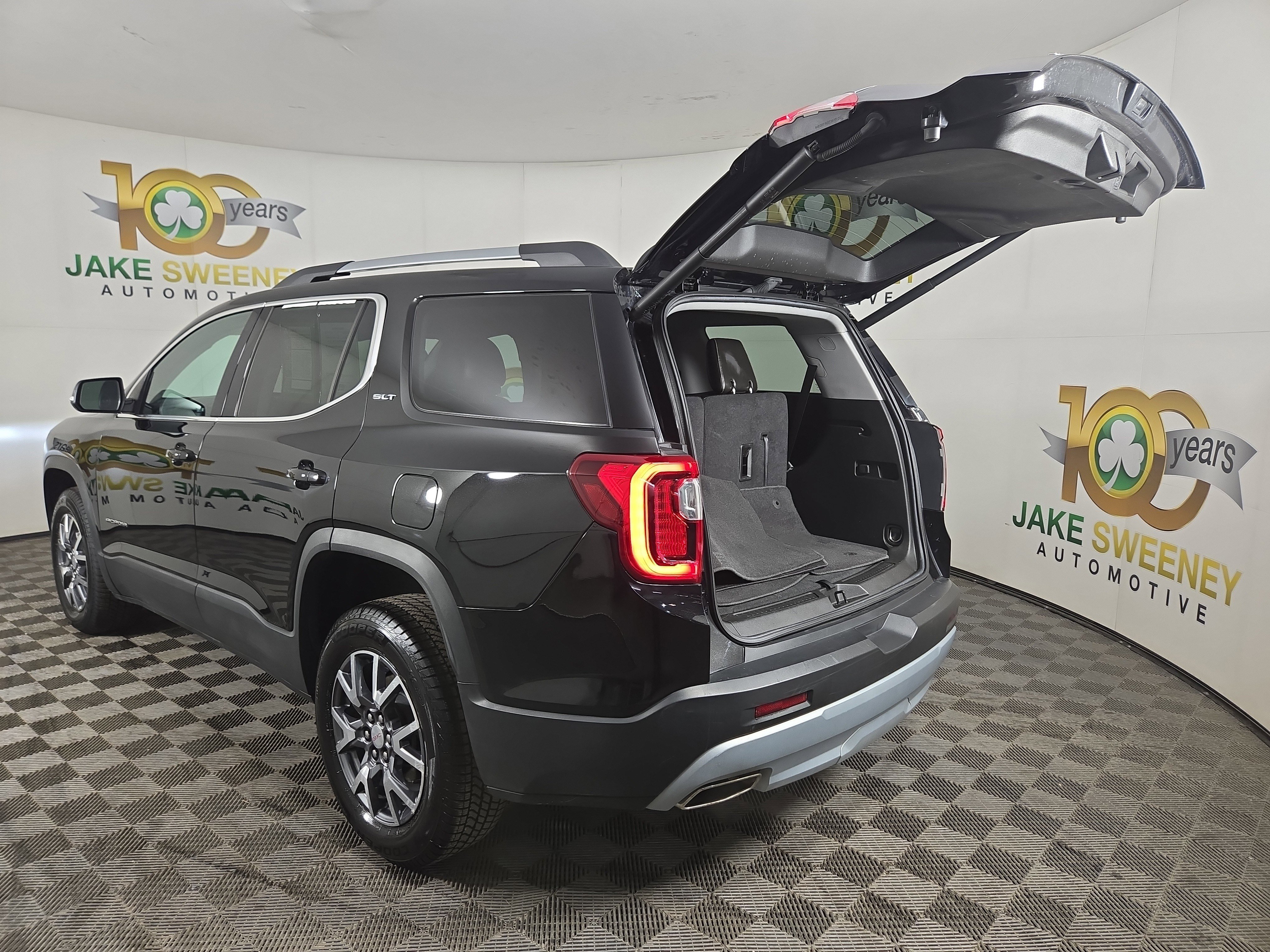 Certified 2023 GMC Acadia SLT image 32