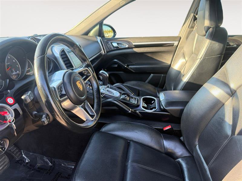 Used 2016 Porsche Cayenne image 9