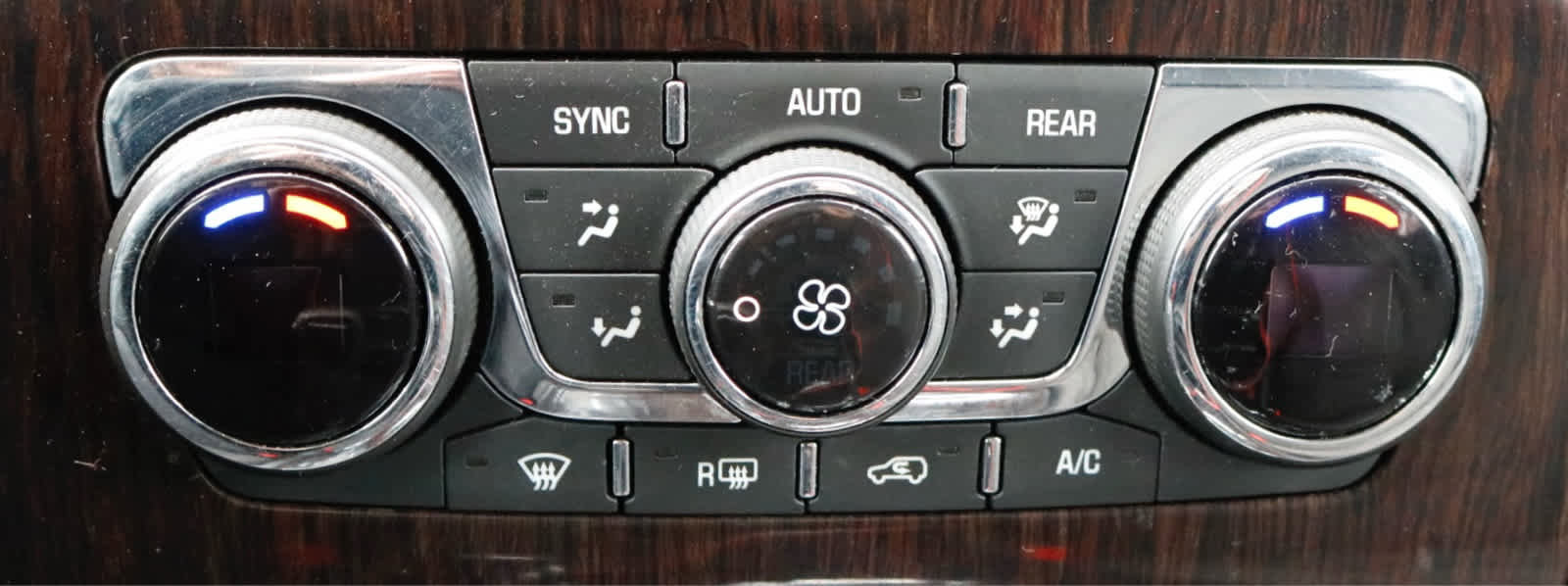 Used 2017 Chevrolet Traverse LT FWD image 17