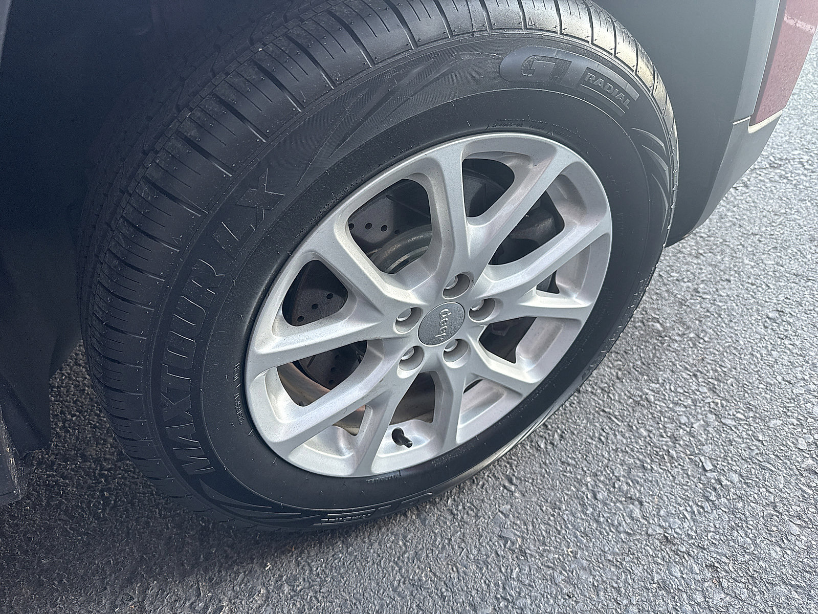 Used 2016 Jeep Cherokee Sport image 25