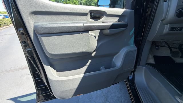 Used 2018 Nissan NV 3500 SL RWD image 13