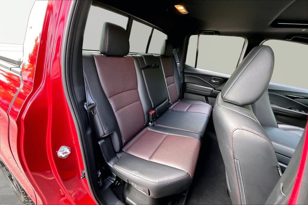 Certified 2025 Honda Ridgeline Black Edition image 17