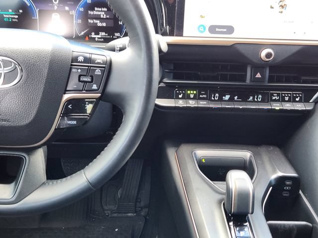 Used 2023 Toyota Crown AWD/4WD image 27