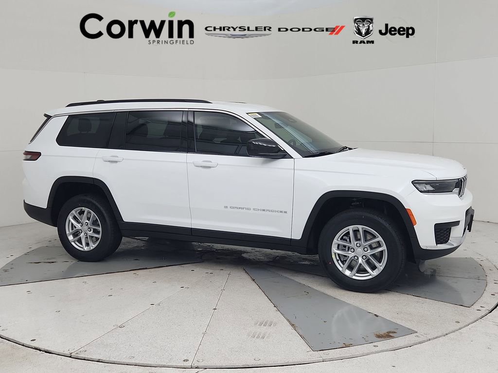 New 2025 Jeep Grand Cherokee L Laredo image 1
