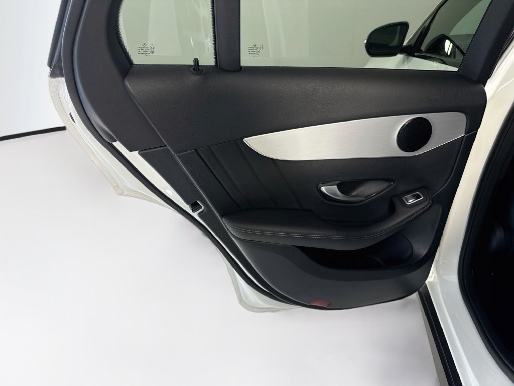 Used 2021 Mercedes-Benz GLC 300 image 26