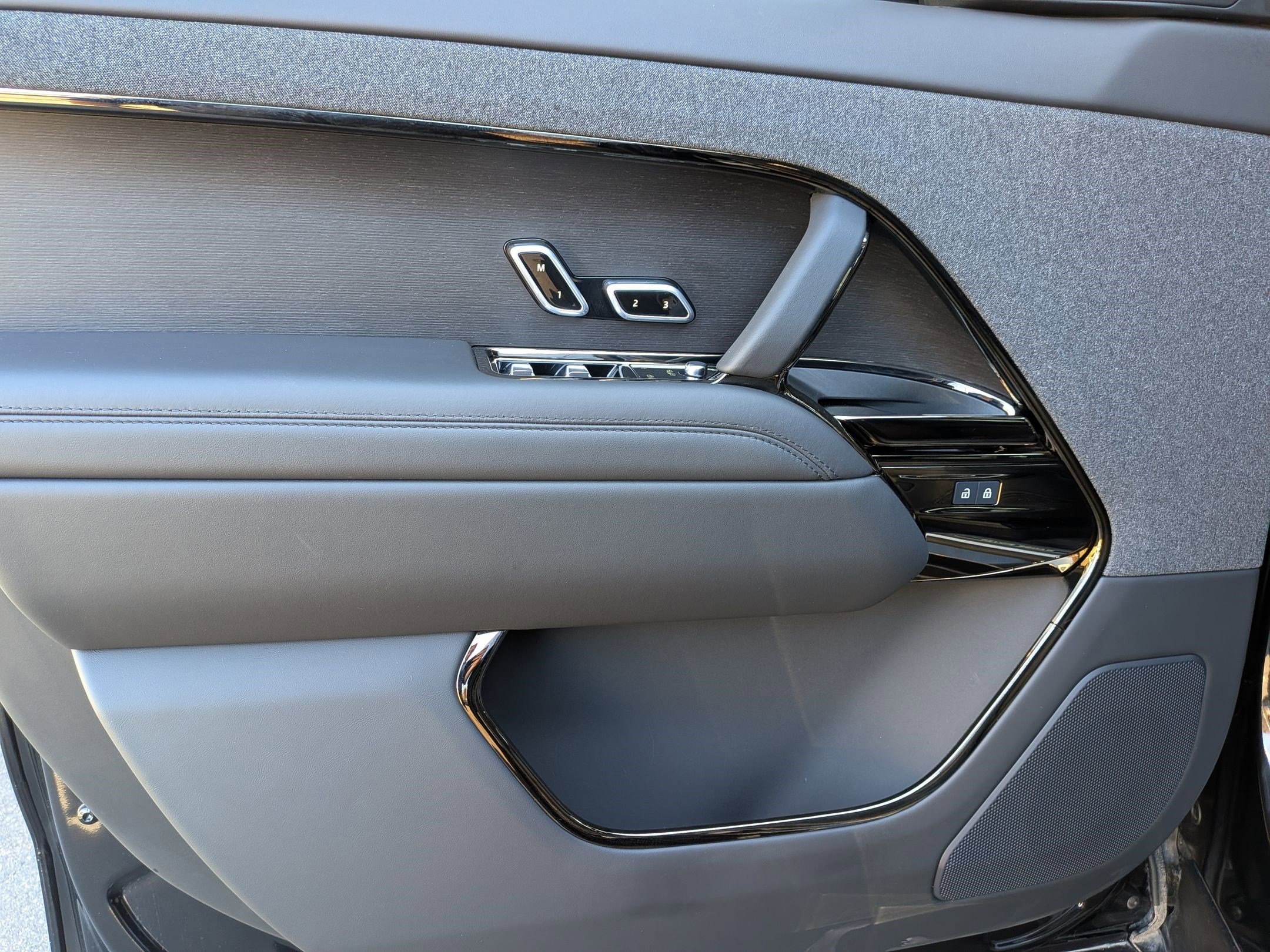 Used 2025 Land Rover Range Rover Sport Dynamic SE image 12