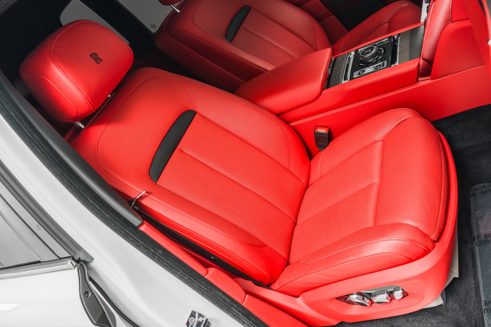 Used 2024 Rolls-Royce Cullinan image 25