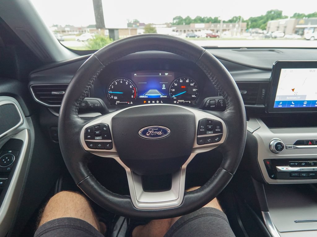 Used 2022 Ford Explorer XLT w/ Equipment Group 202A AWD/4WD image 23