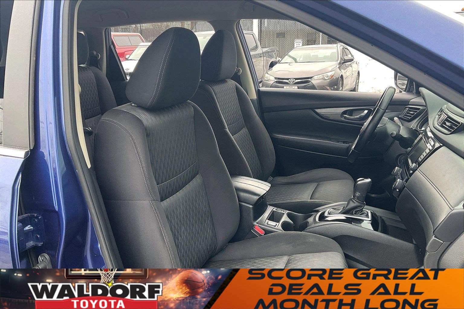 Used 2020 Nissan Rogue SV image 9