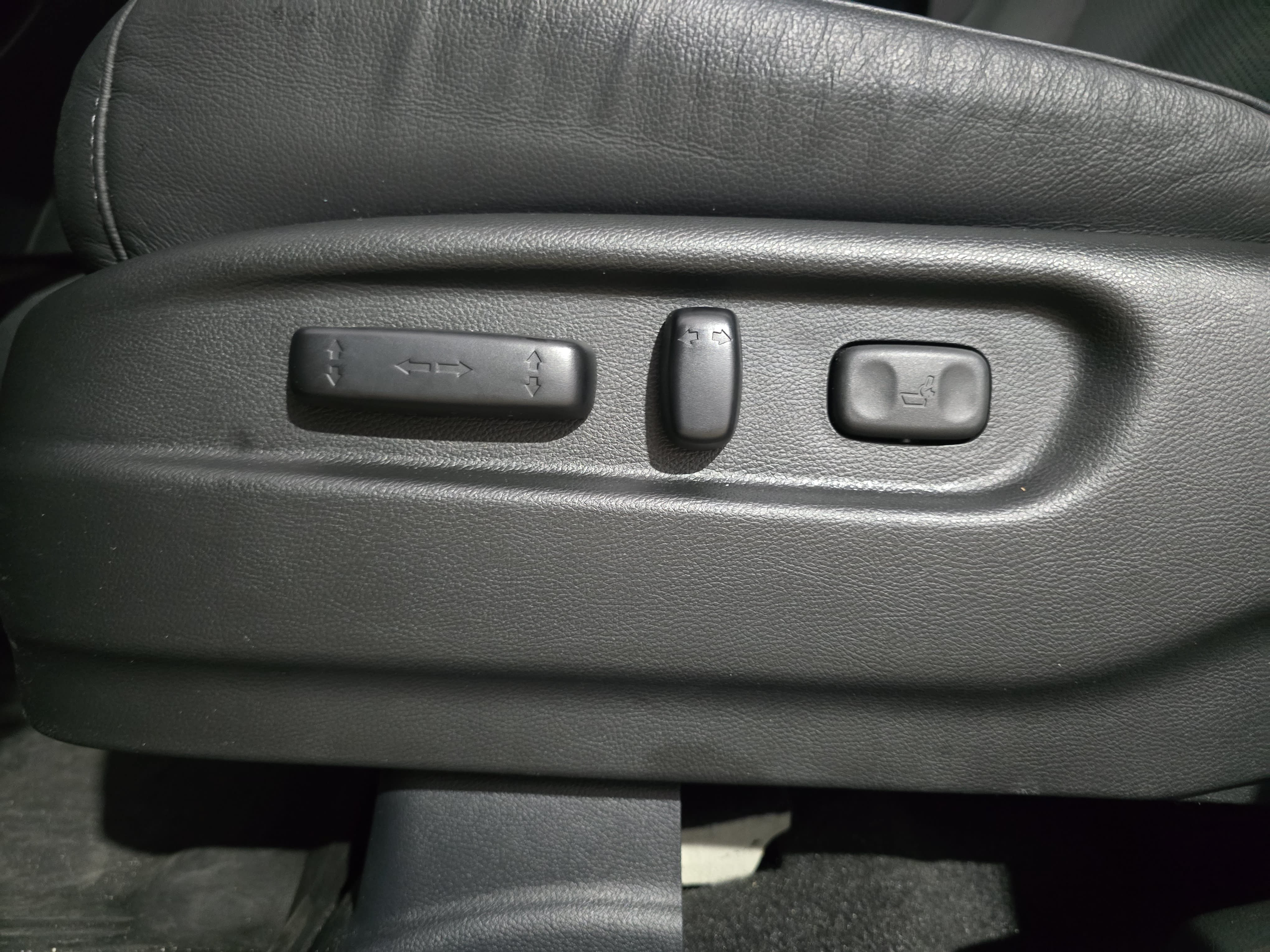 Certified 2025 Honda Passport EX-L image 26